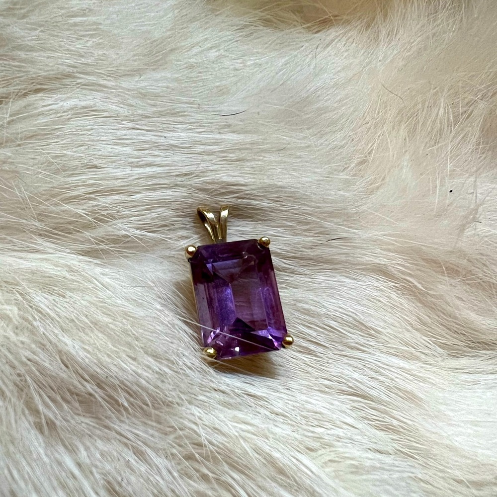10k Gold Amethyst Pendant